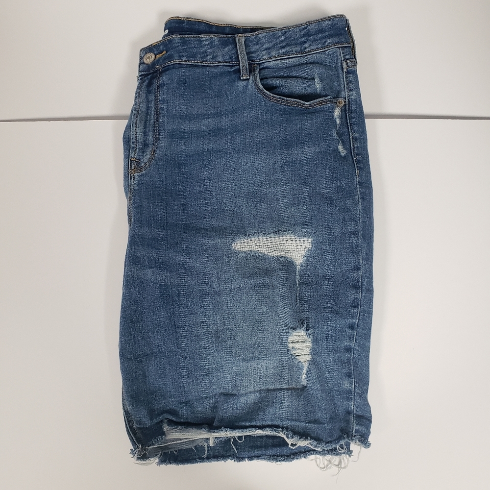 Old Navy Blue Distressed Shorts Size 18
